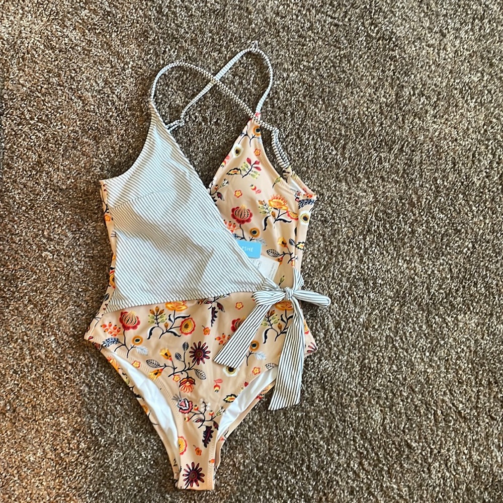 Summer is here ..beautiful Cupshe one piece swimsuit.